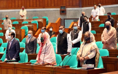 প্রধানমন্ত্রীর অনুরোধ: সবাই মাস্ক পরুন, নাকে-মুখে গরম পানির ভাপ নিন